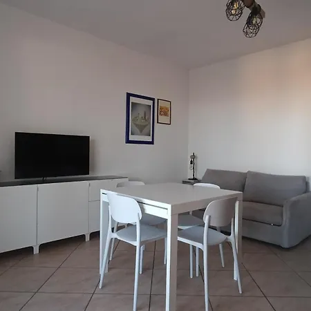 公寓 Polpenazze - Relax In Collina Con Piscina 波尔佩纳泽德尔加尔达