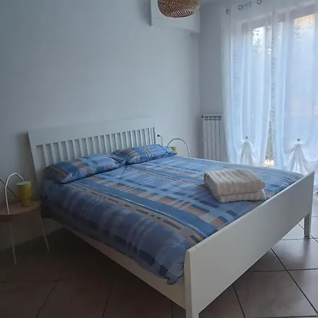 Polpenazze - Relax In Collina Con Piscina 波尔佩纳泽德尔加尔达